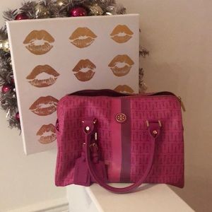 I THINK IN PINK👜❤️🥂Pink Tory Burch 👛